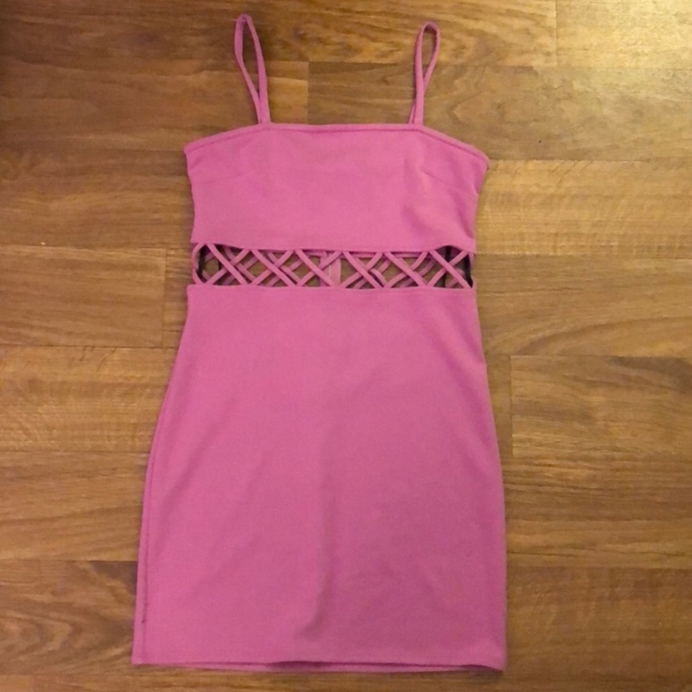 G BY GUESS COCKTAIL PURPLE PINK DRESS CUTOUTS
